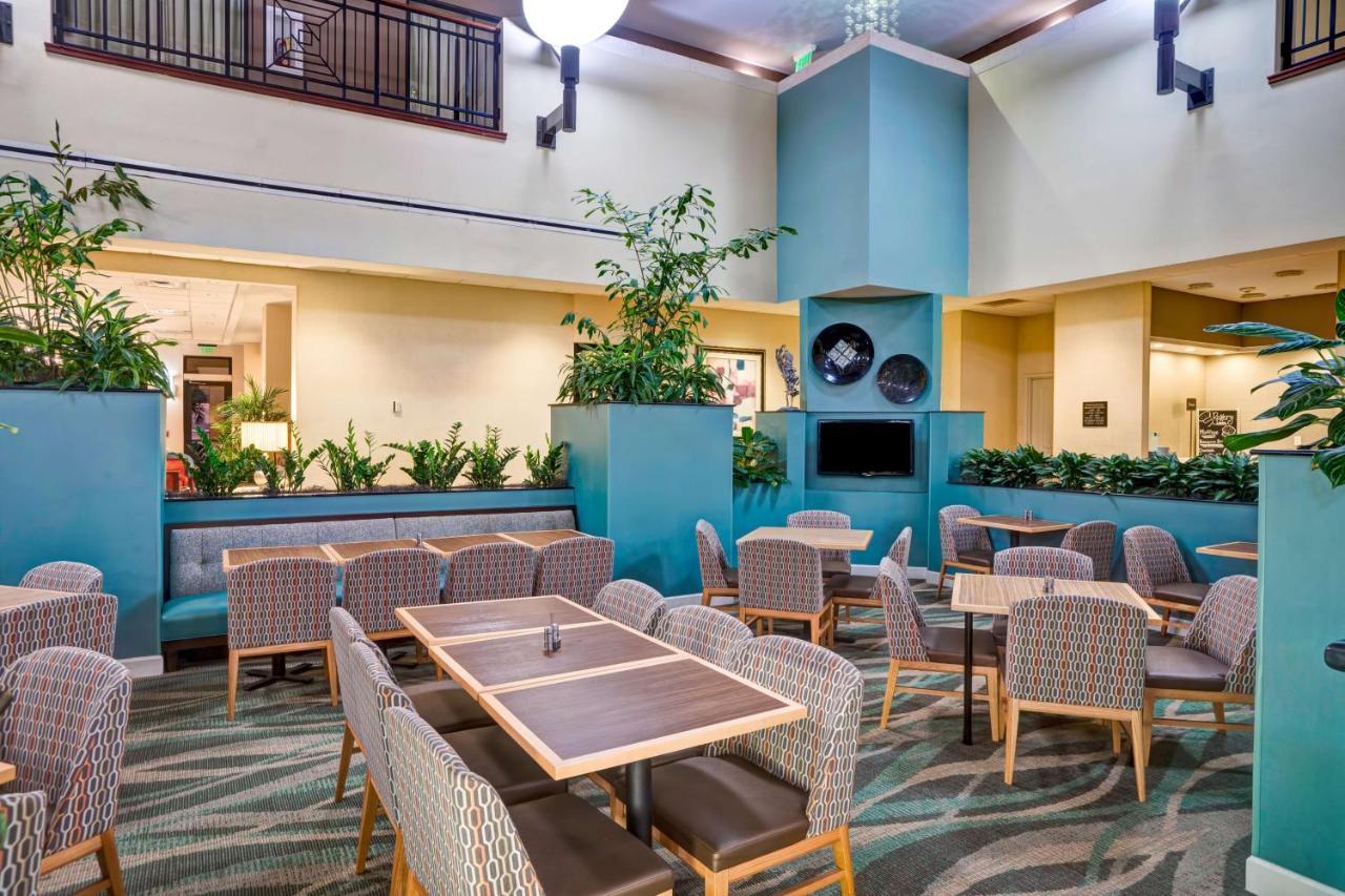 Embassy Suites Fort Myers - Estero Exteriör bild