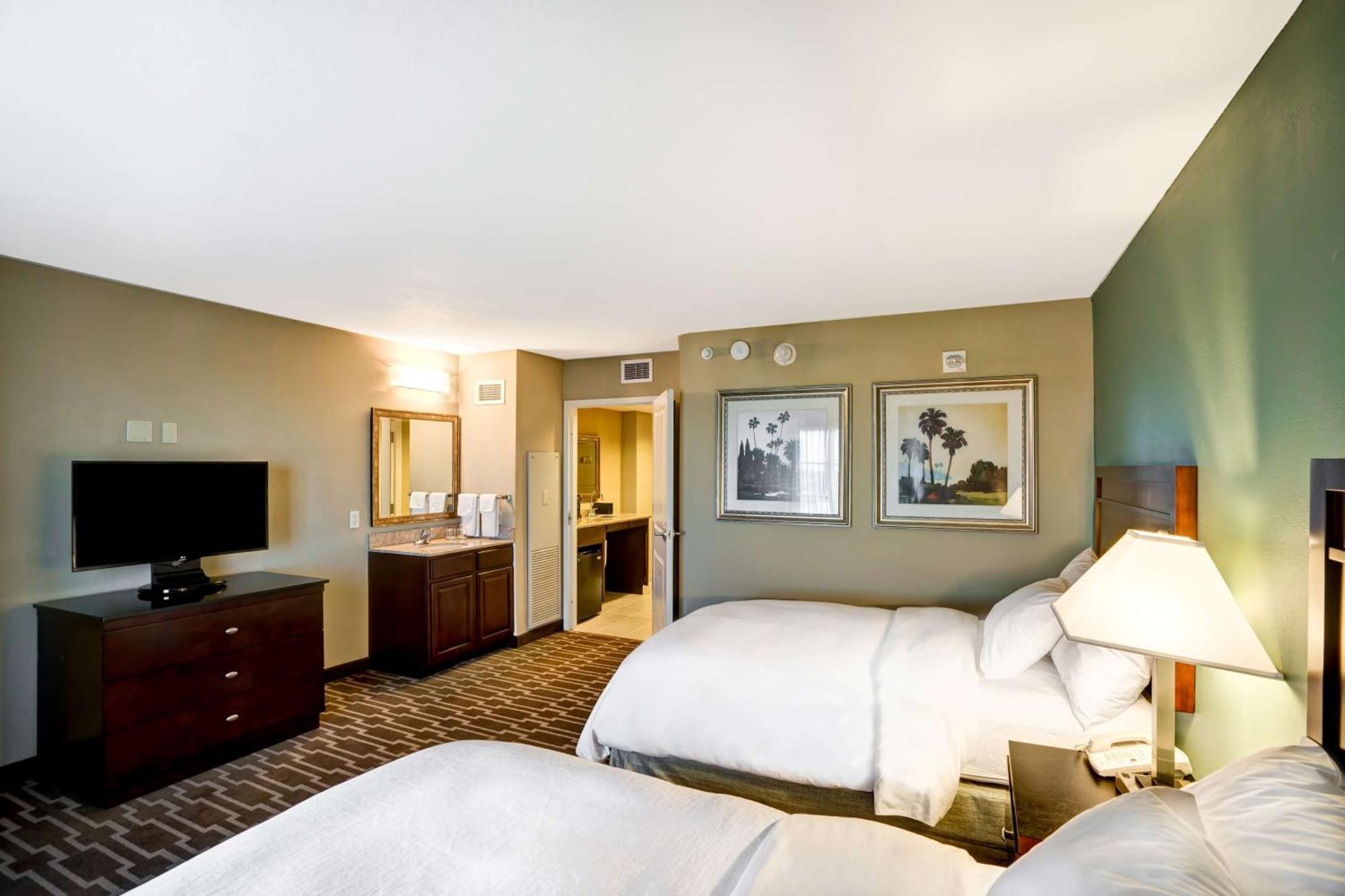 Embassy Suites Fort Myers - Estero Exteriör bild