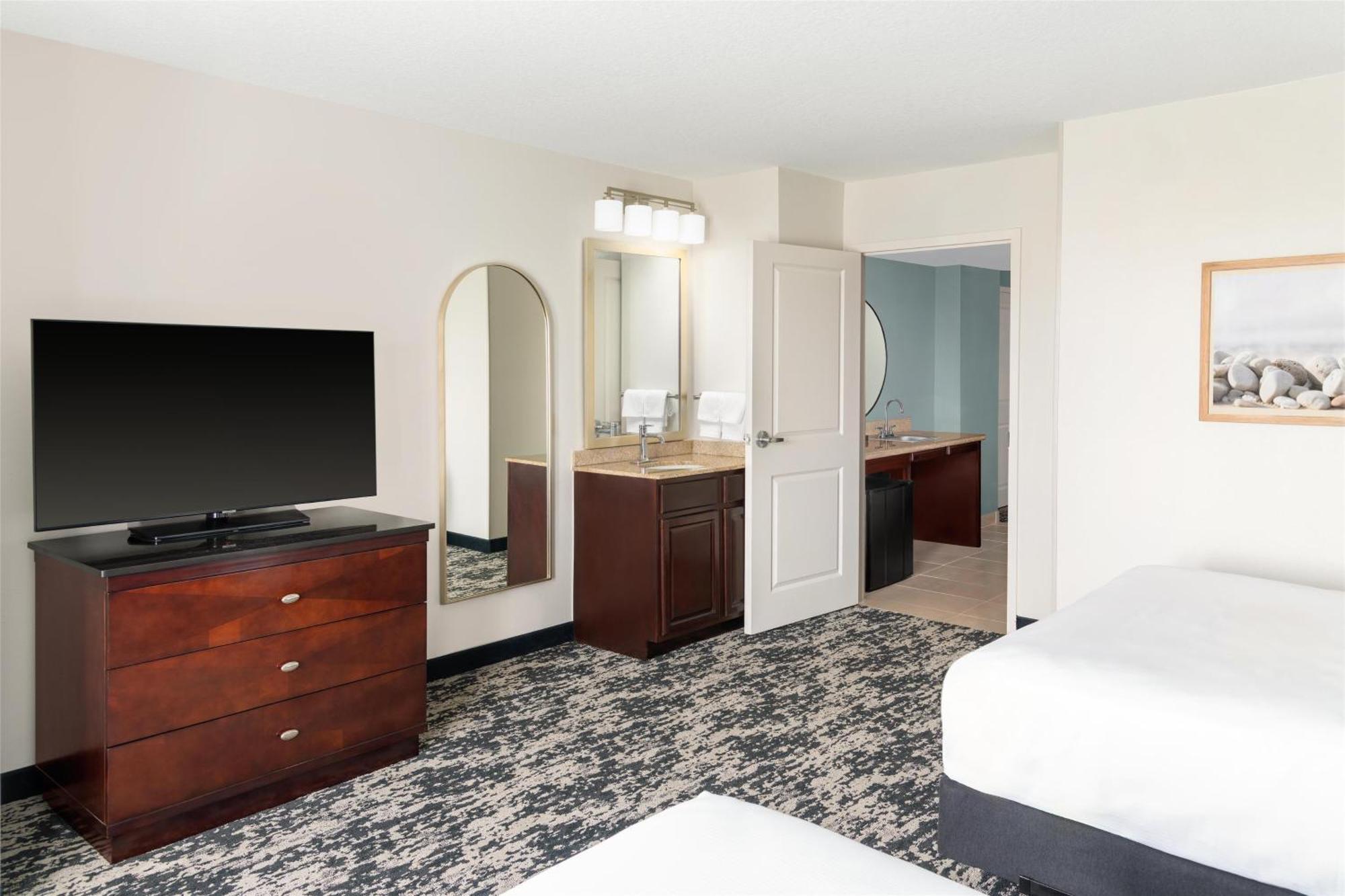 Embassy Suites Fort Myers - Estero Exteriör bild