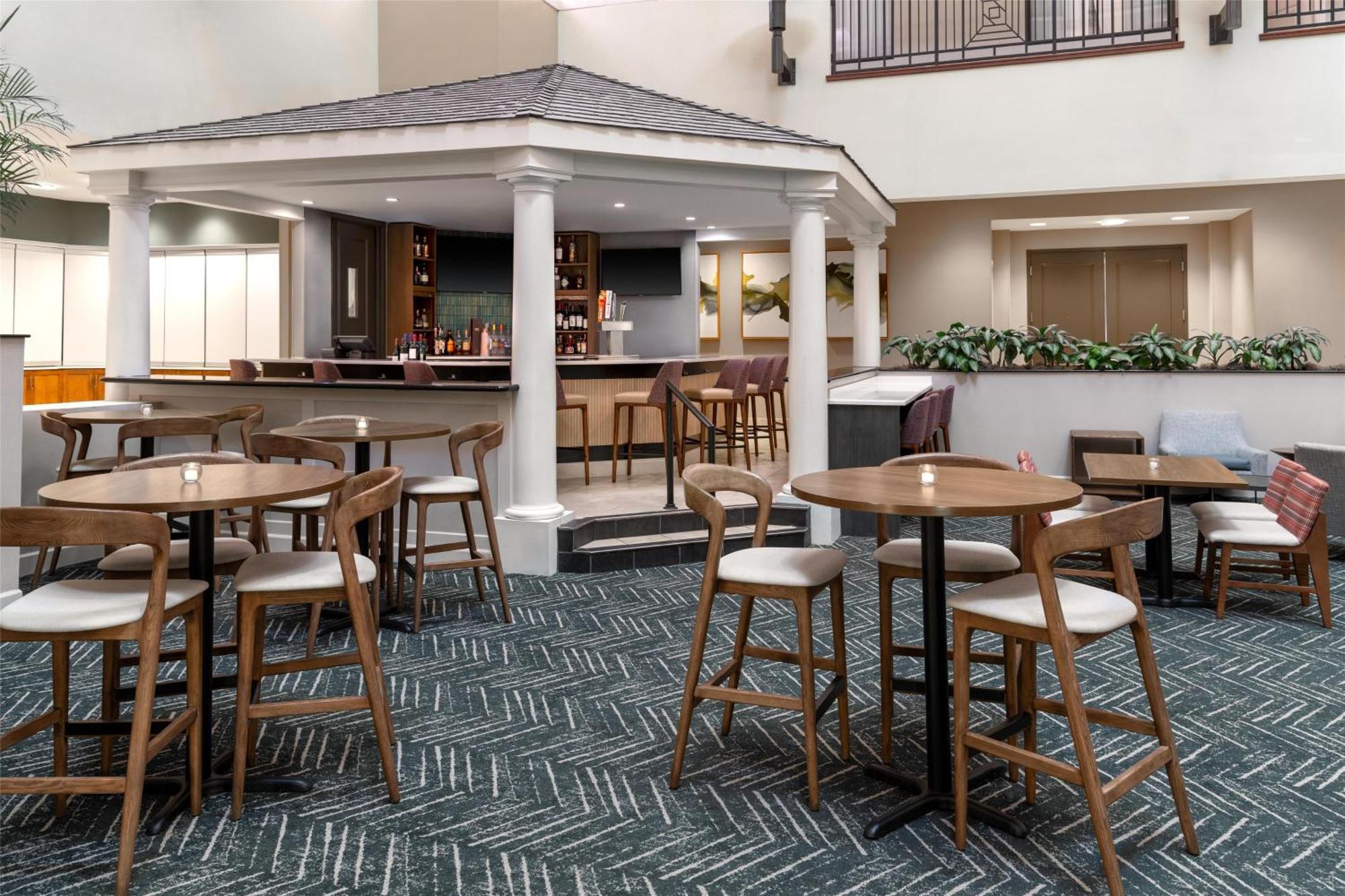 Embassy Suites Fort Myers - Estero Exteriör bild